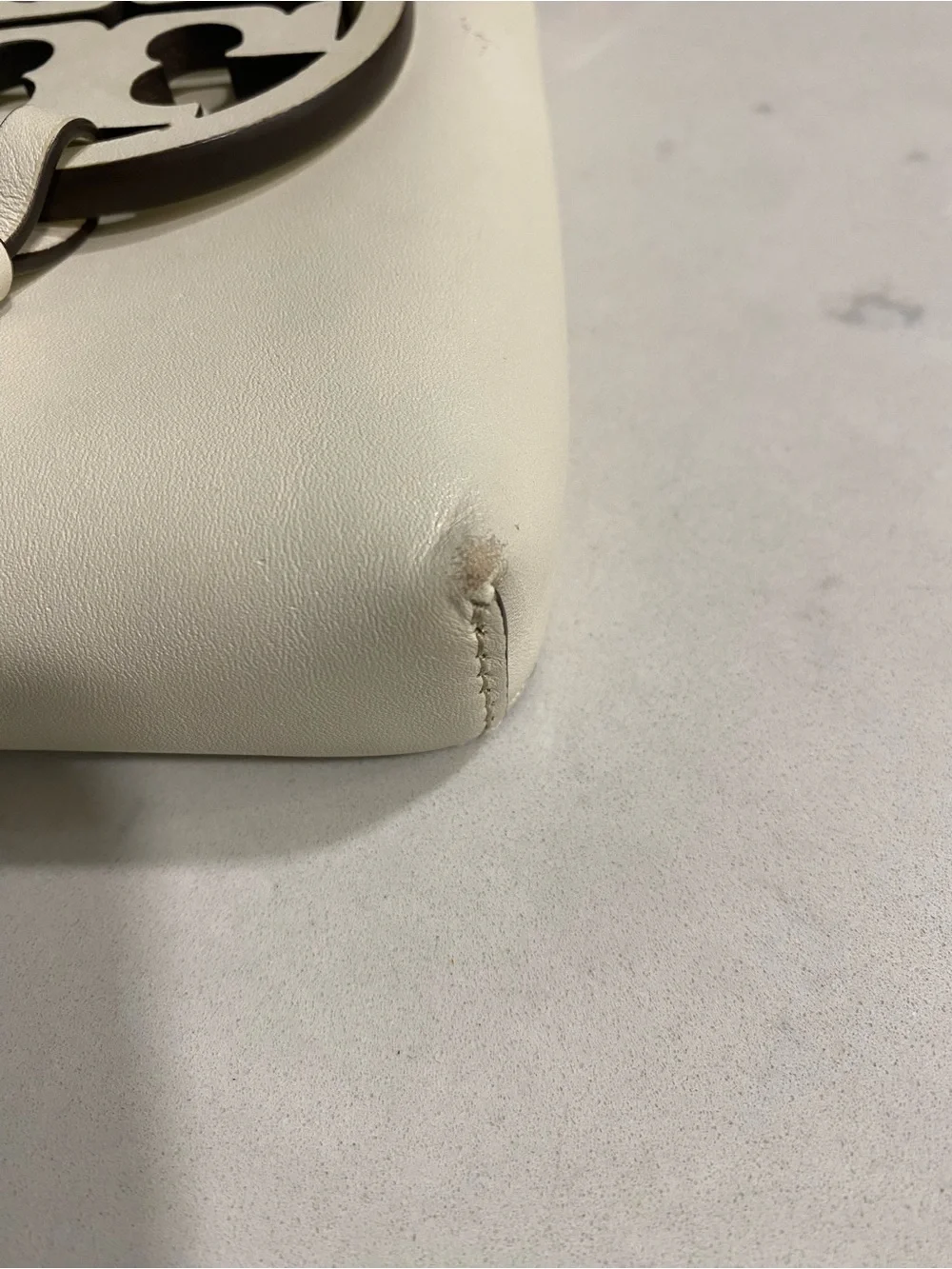 Tory Burch Cream Leather Miller phone Crossbody - Picture 5 of 15